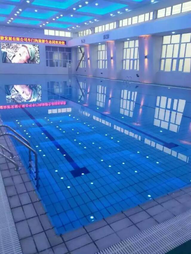 中宁游泳池
