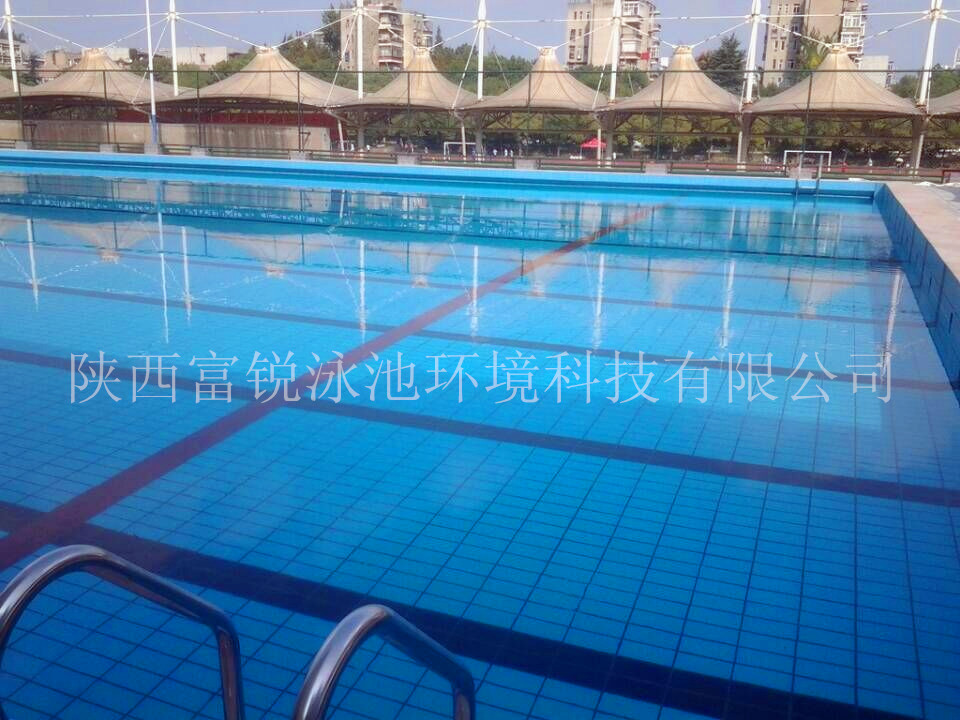 中南财经政法大学游泳馆